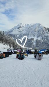 #schuljahr2025_26 #mittelschule #ebreichsdorf #wintersportwoche #snowboarder

Wi